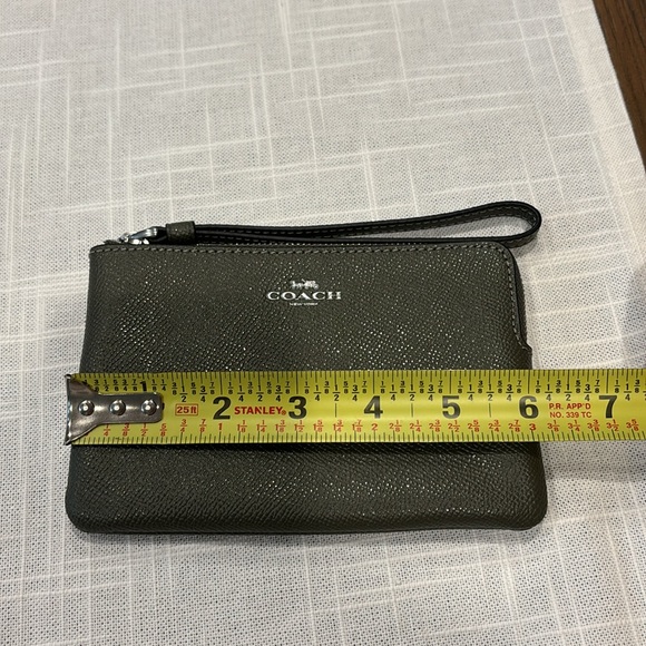 Coach Corner Zip Wristlet In Cargo Green - Picture 5 of 8